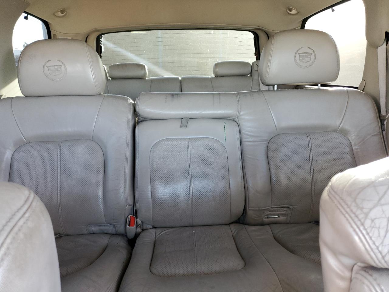 2002 Cadillac Escalade Luxury VIN: 1GYEK63N72R226393 Lot: 87104925