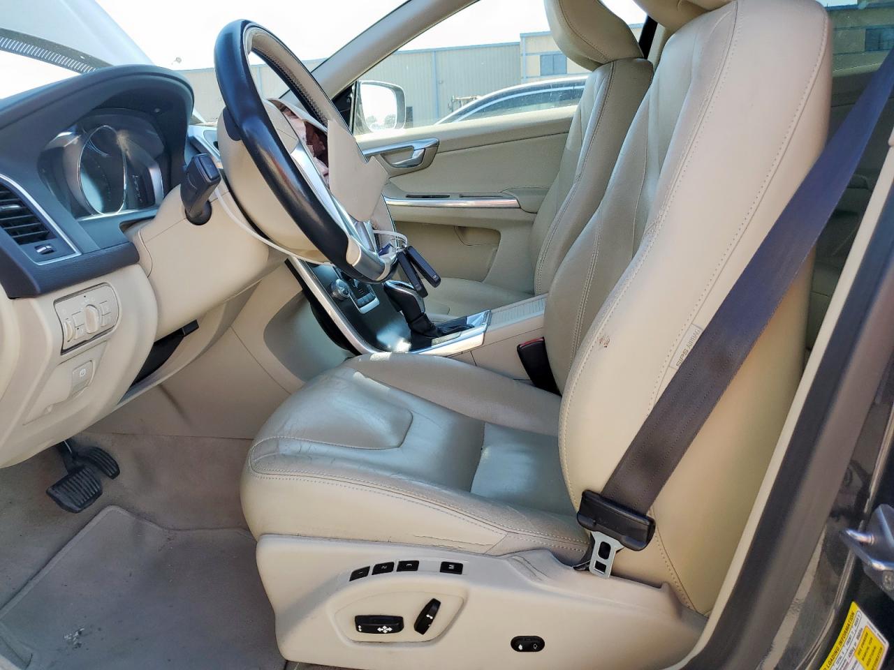 2015 Volvo Xc60 T5 Premier VIN: YV440MDK8F2721620 Lot: 82343205