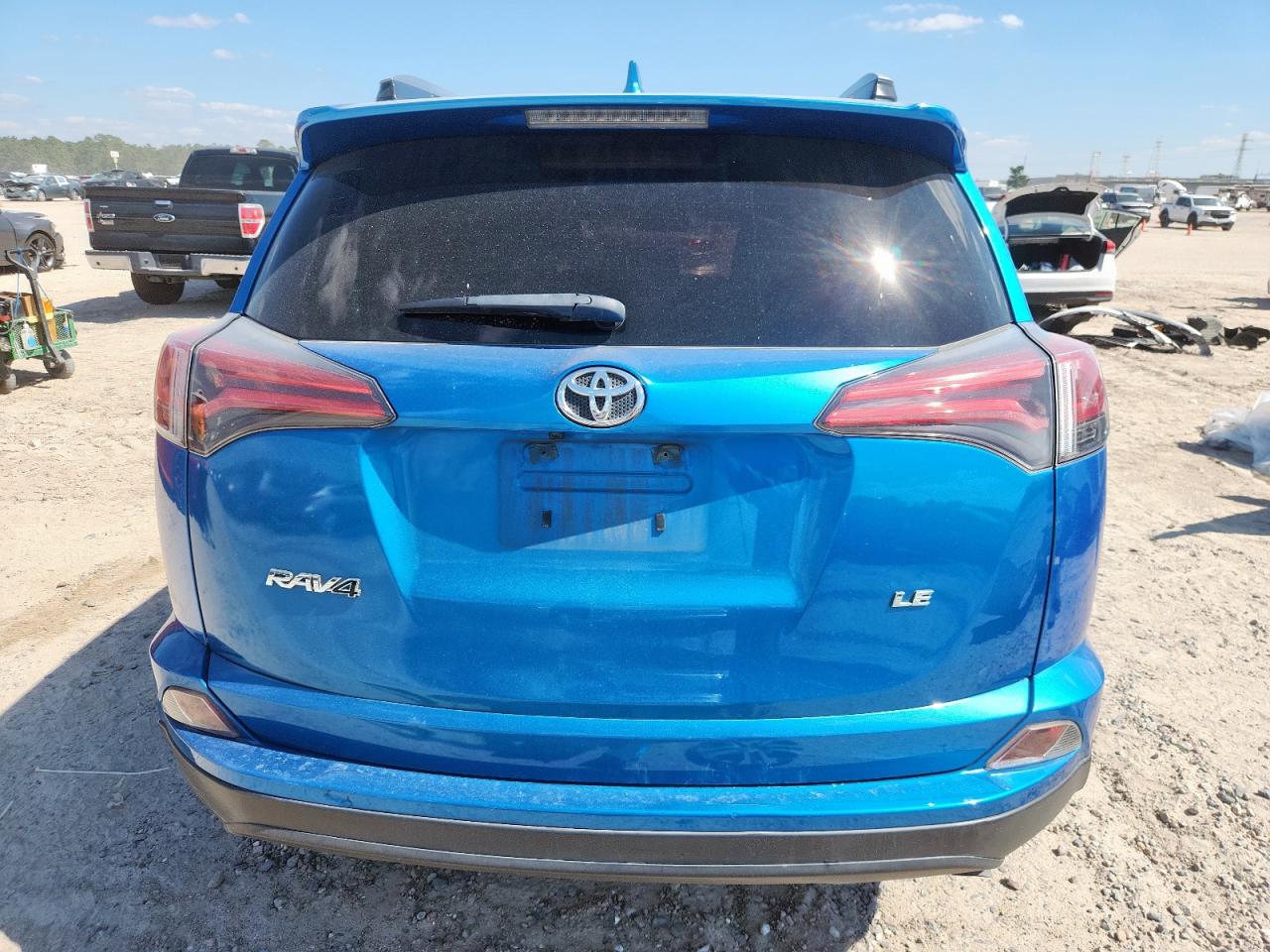2018 Toyota Rav4 Le VIN: JTMZFREV8JJ192178 Lot: 82257025