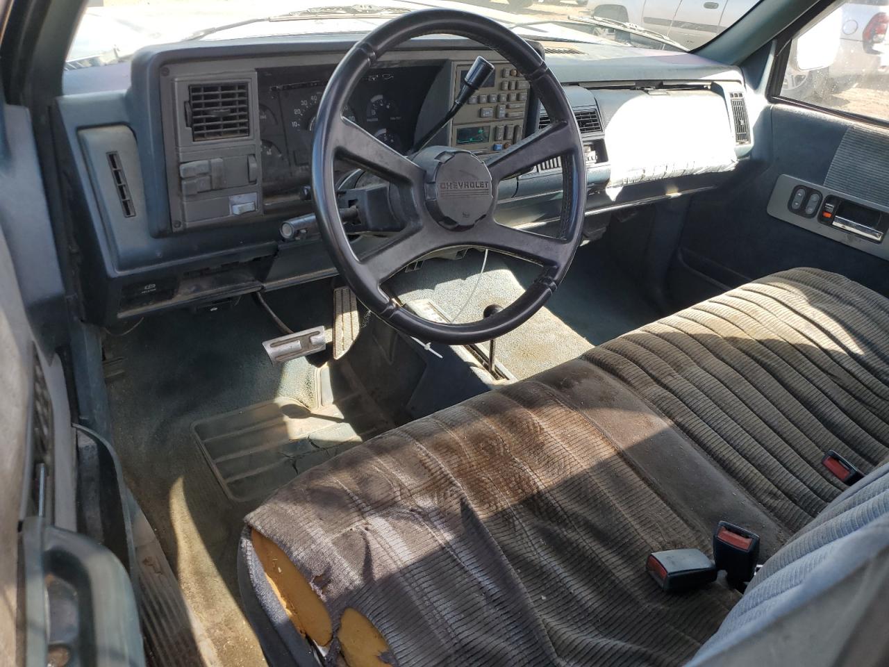 1990 Chevrolet Gmt-400 K2500 VIN: 1GCGK24K5LE148037 Lot: 84855245