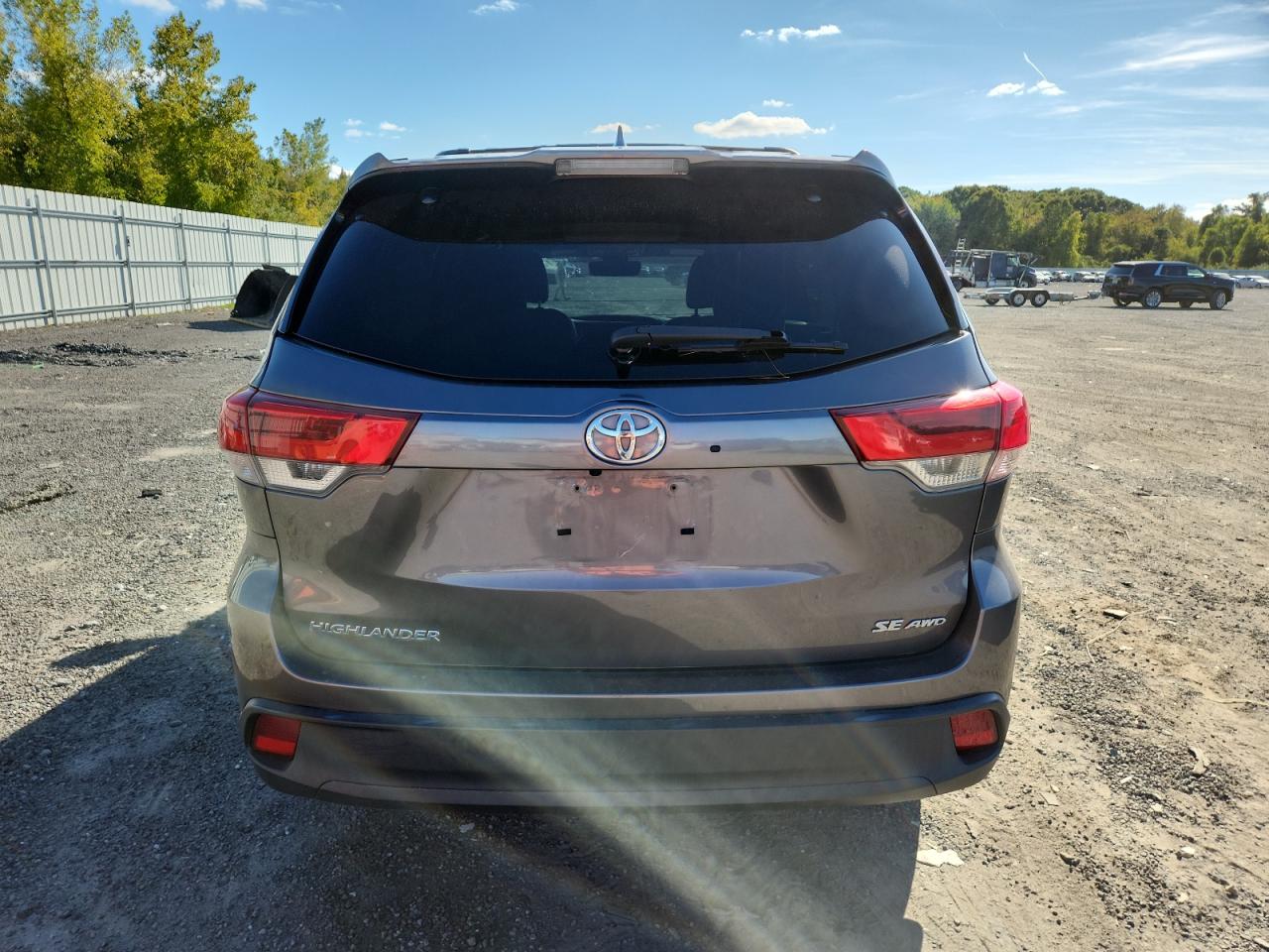 2018 Toyota Highlander Se VIN: 5TDJZRFH7JS497980 Lot: 84791835