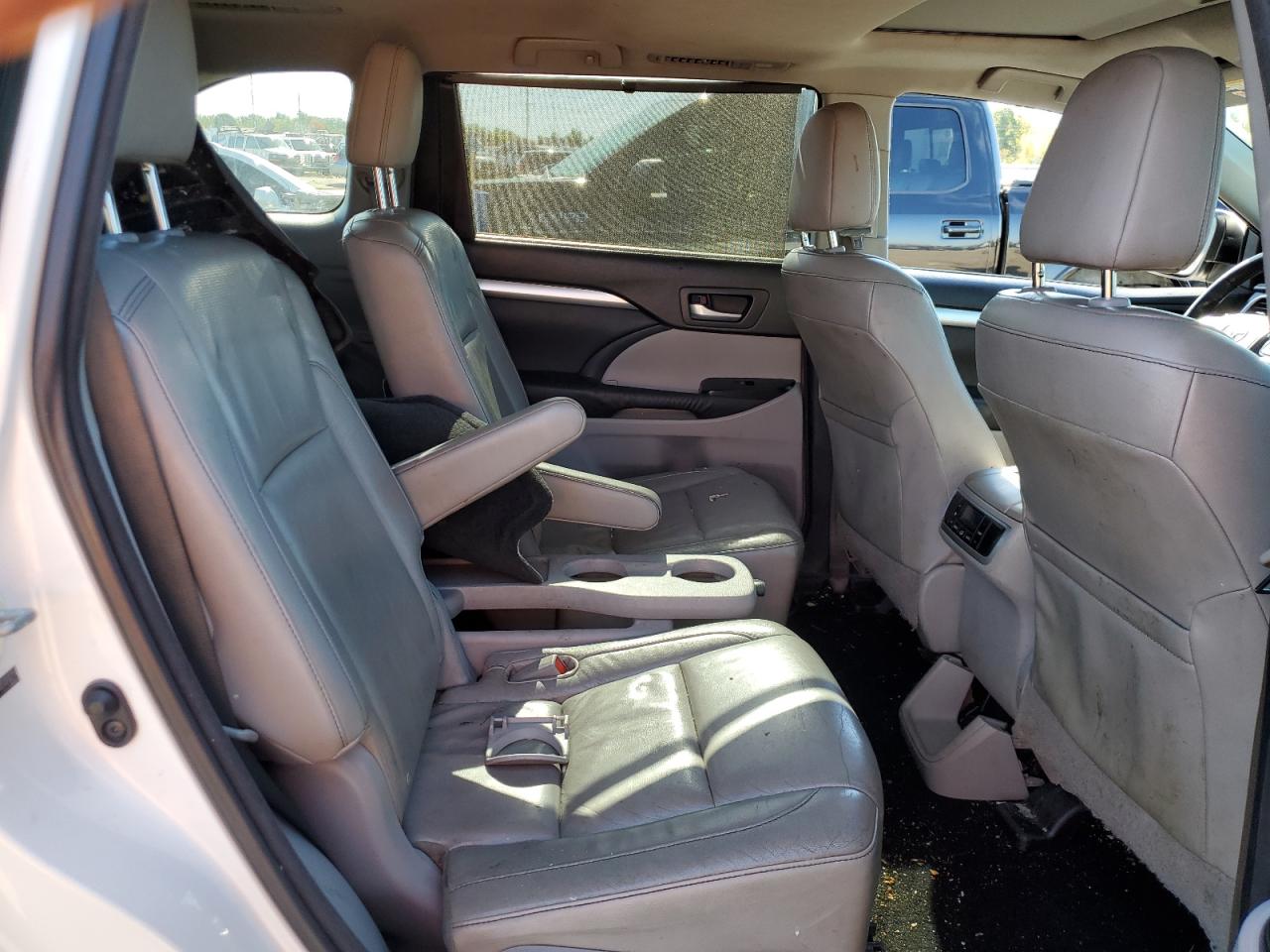 2014 Toyota Highlander Xle VIN: 5TDKKRFH0ES010214 Lot: 86075175