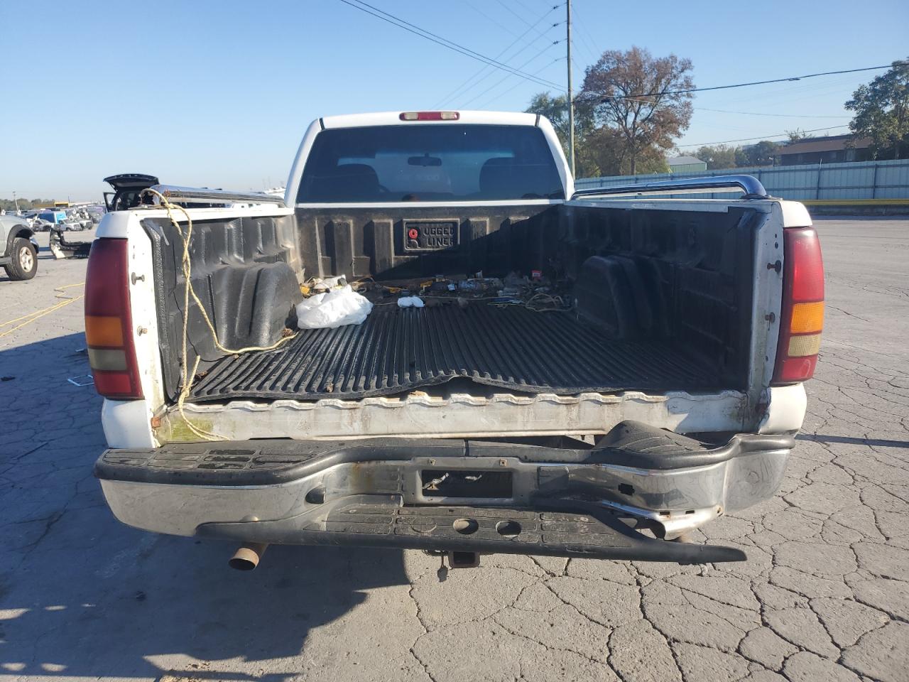 2002 GMC New Sierra C1500 VIN: 1GTEC14V02Z236610 Lot: 86432075