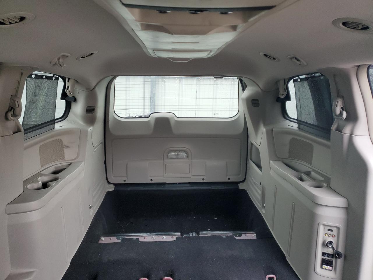 2016 Chrysler Town & Country Touring VIN: 2C4RC1BG9GR260783 Lot: 82436435