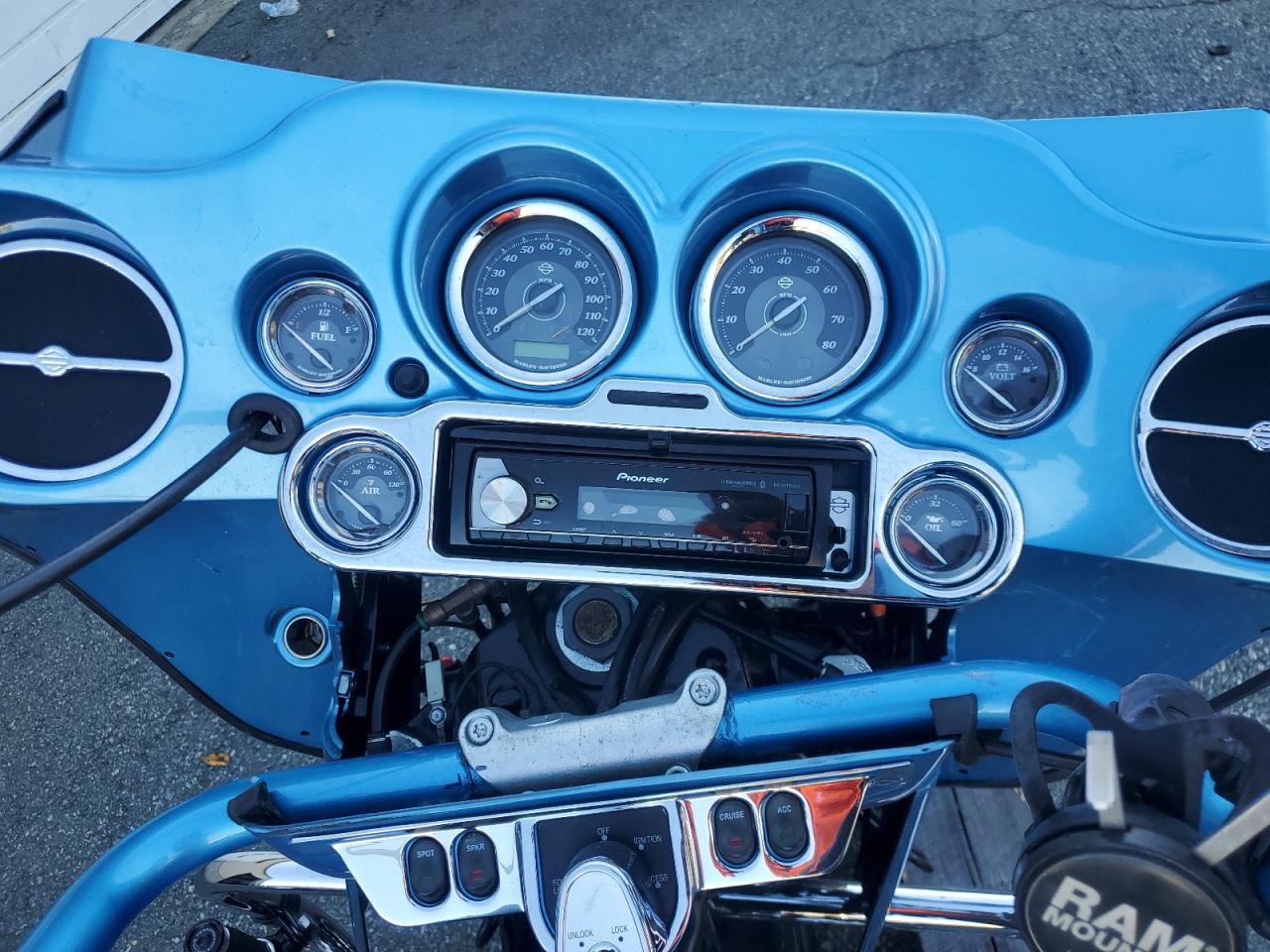 2011 Harley-Davidson Flhtk VIN: 1HD1KEM17BB639318 Lot: 82658065