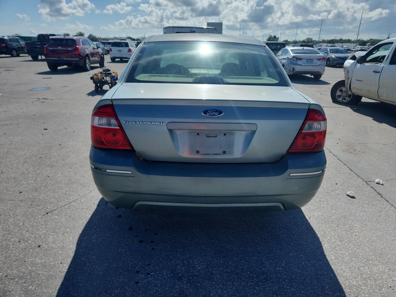 2005 Ford Five Hundred Se VIN: 1FAHP23175G102740 Lot: 84432725
