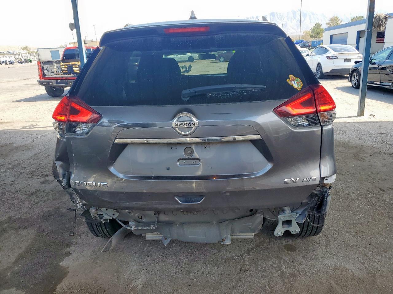 2017 Nissan Rogue S VIN: KNMAT2MV2HP541423 Lot: 85586585