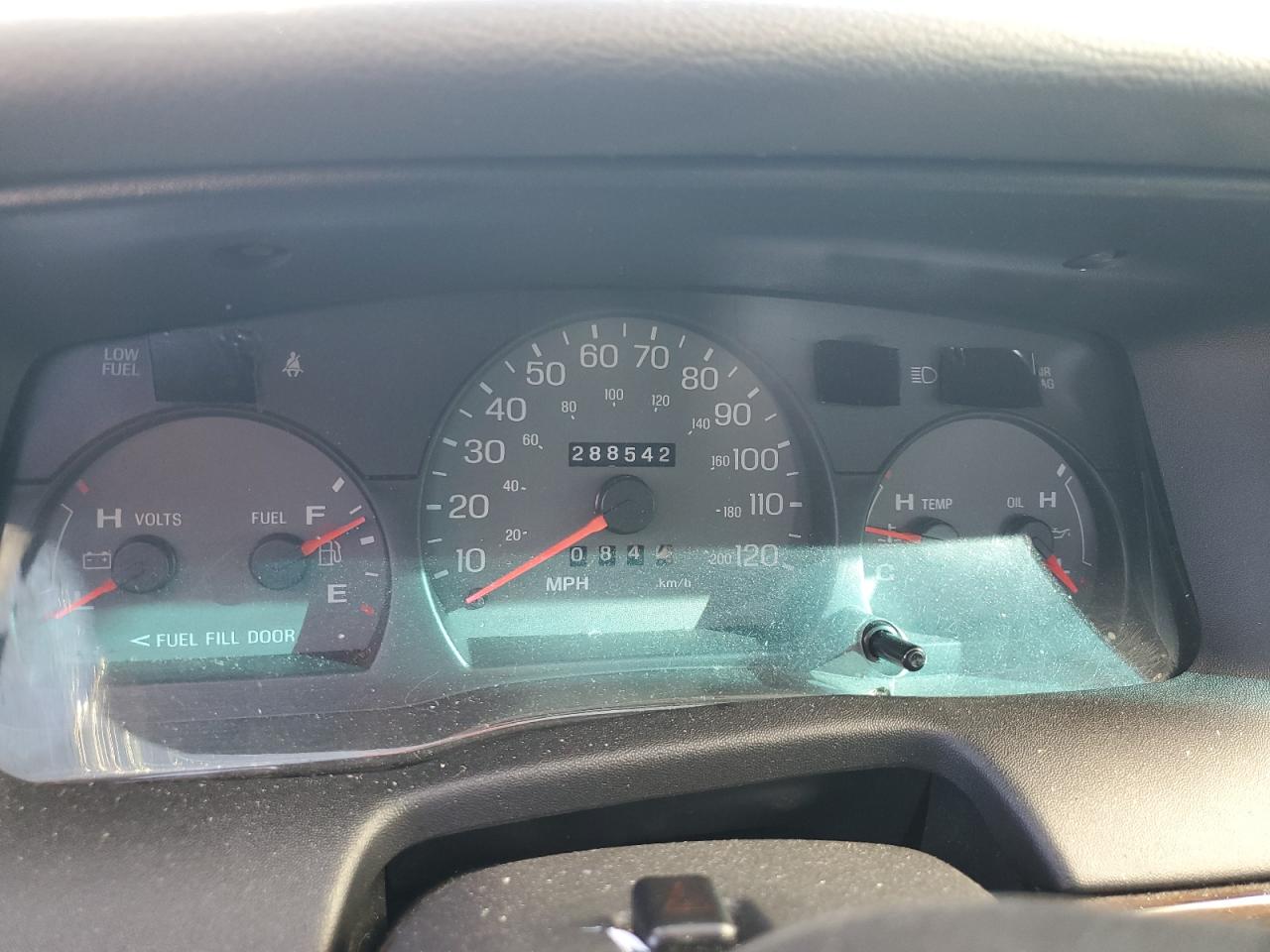 2002 Ford Crown Victoria Lx VIN: 2FAFP74WX2X131752 Lot: 90672325