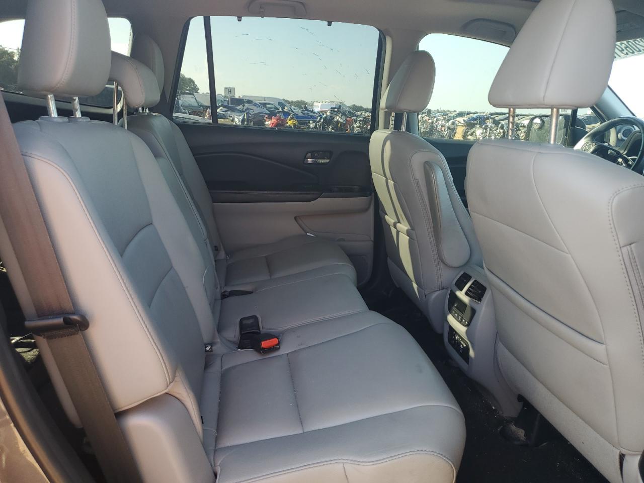 2016 Honda Pilot Touring VIN: 5FNYF6H94GB095925 Lot: 82069105