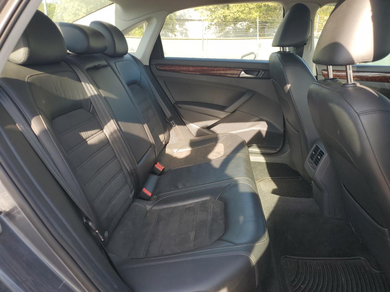 2013 Volkswagen Passat Sel VIN: 1VWCP7A38DC042007 Lot: 84656145