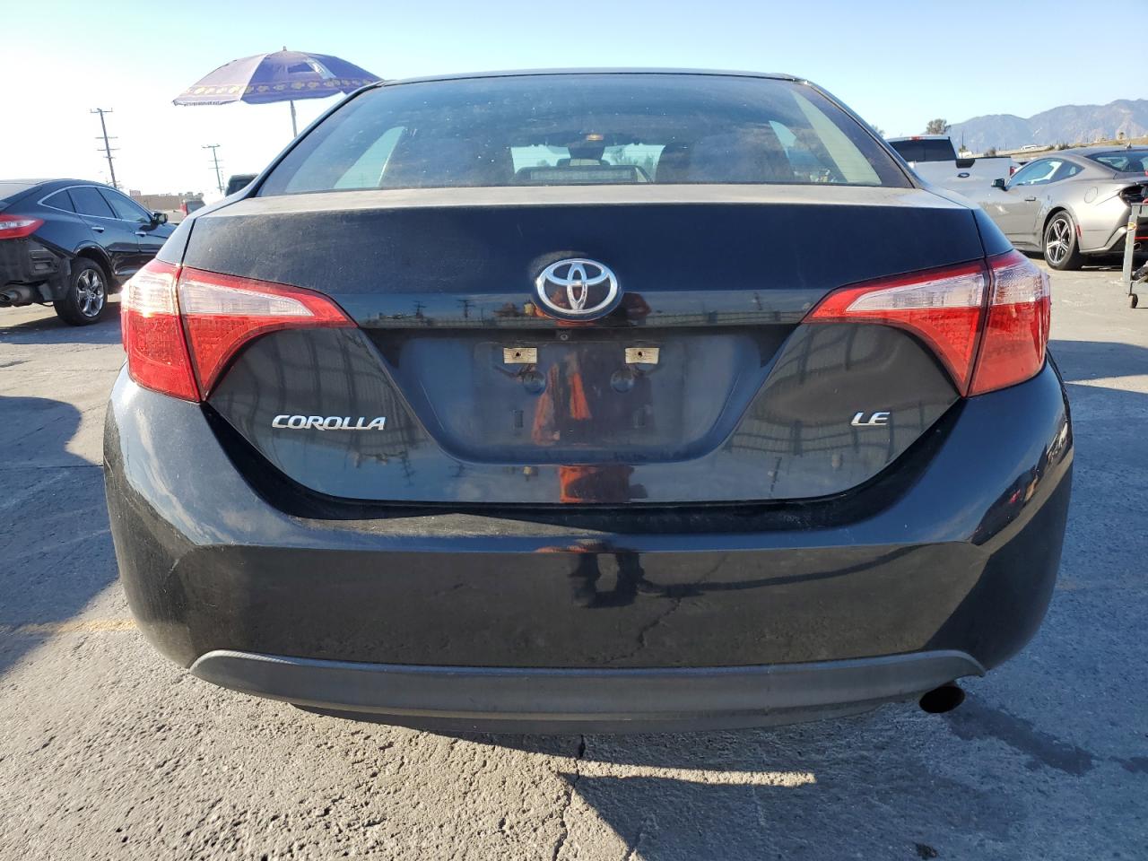 2017 Toyota Corolla L VIN: 5YFBURHE7HP605832 Lot: 82451825