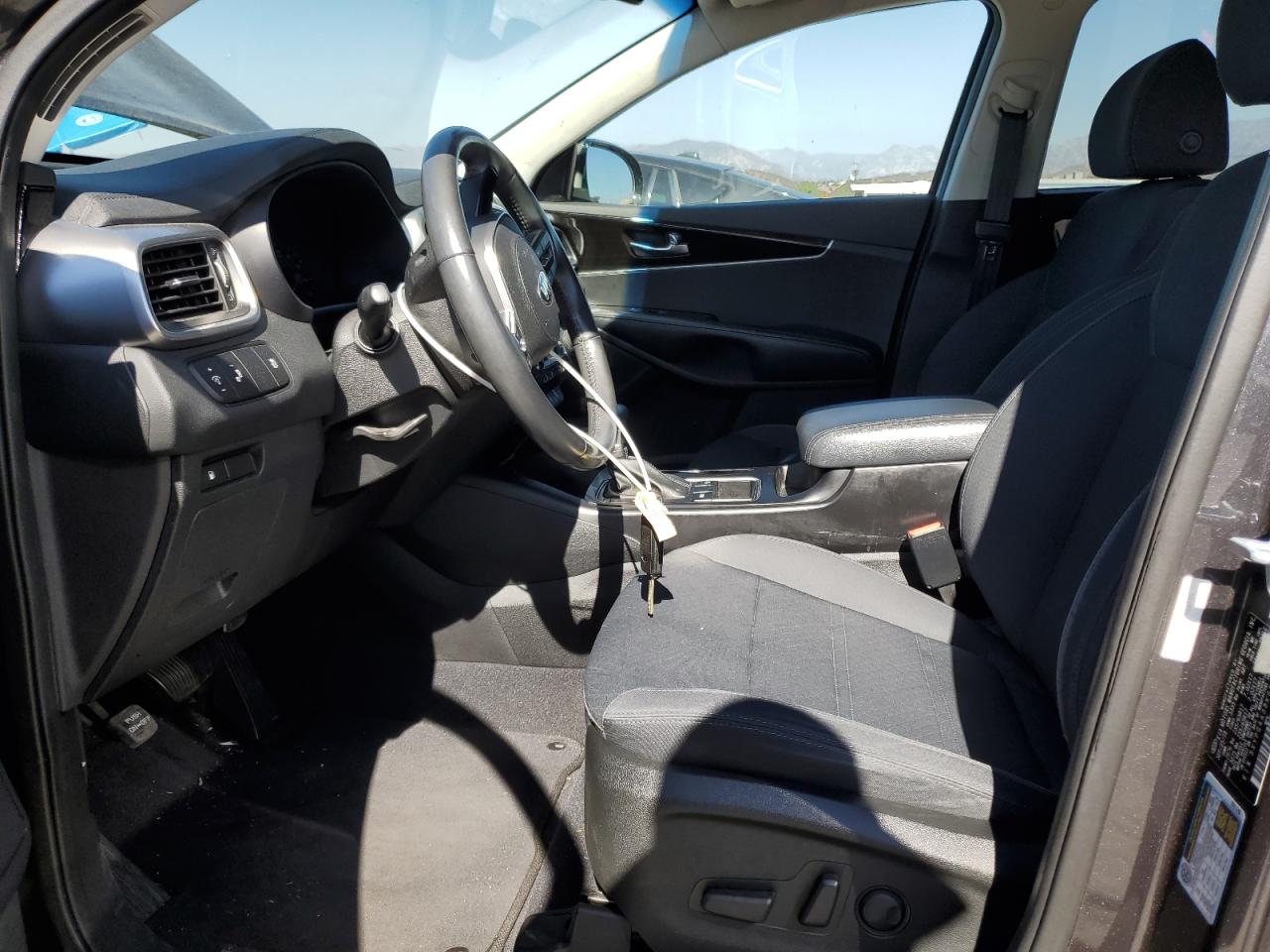 2019 Kia Sorento L VIN: 5XYPG4A38KG523936 Lot: 82195075