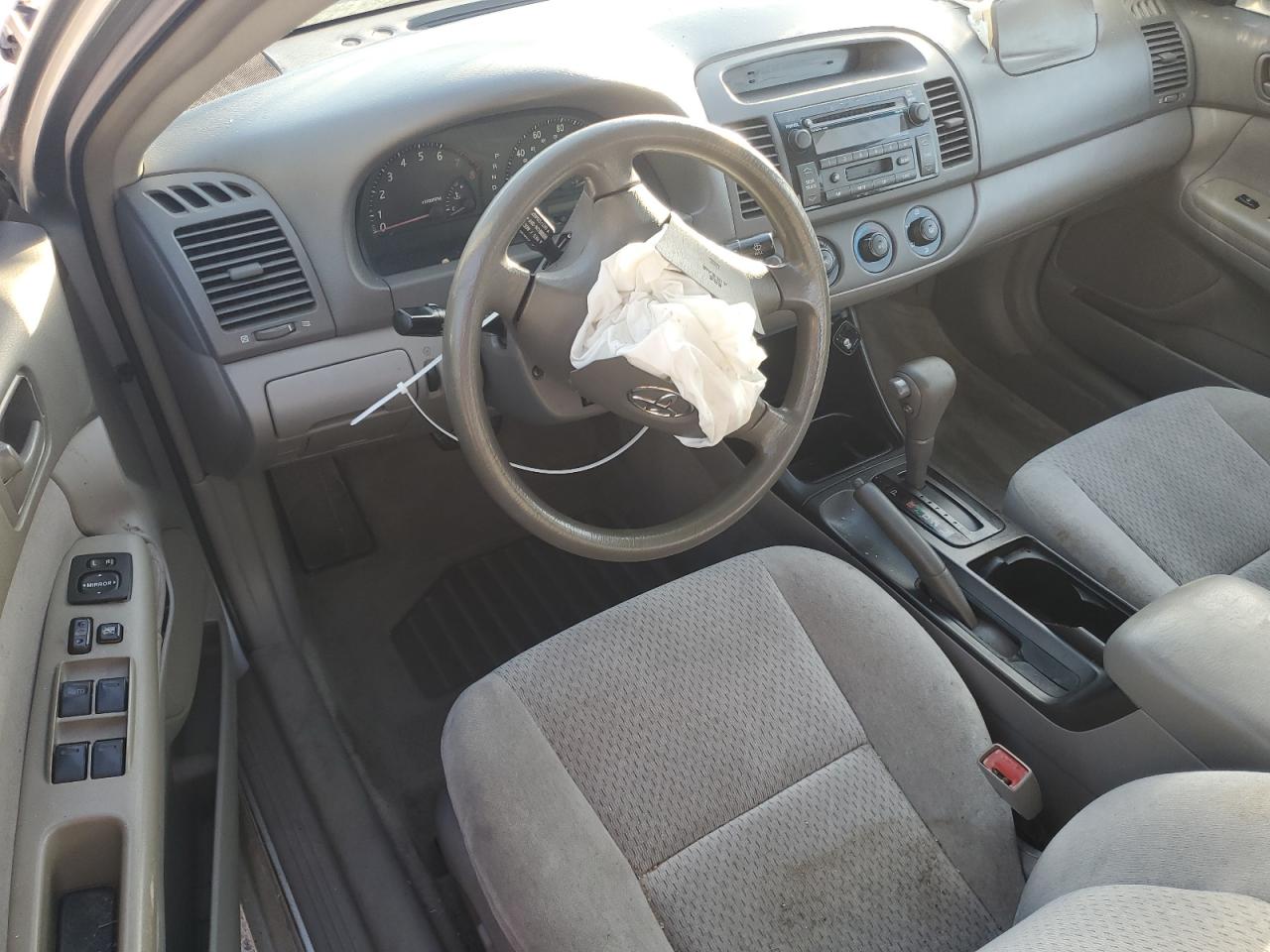 2003 Toyota Camry Le VIN: 4T1BE30K23U695877 Lot: 84781465