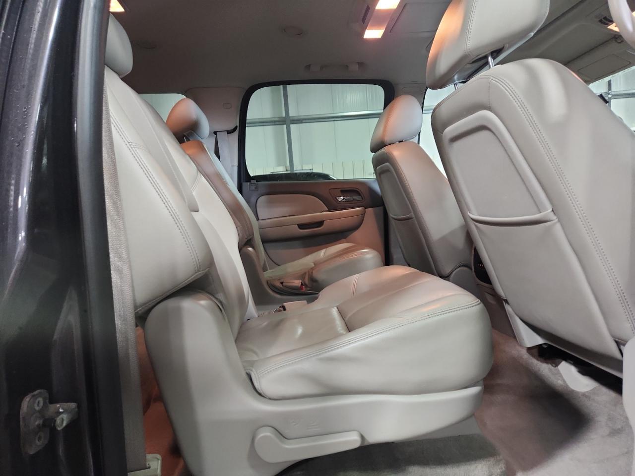 2010 GMC Yukon Xl K1500 Slt VIN: 1GKUKKE37AR223972 Lot: 84374445