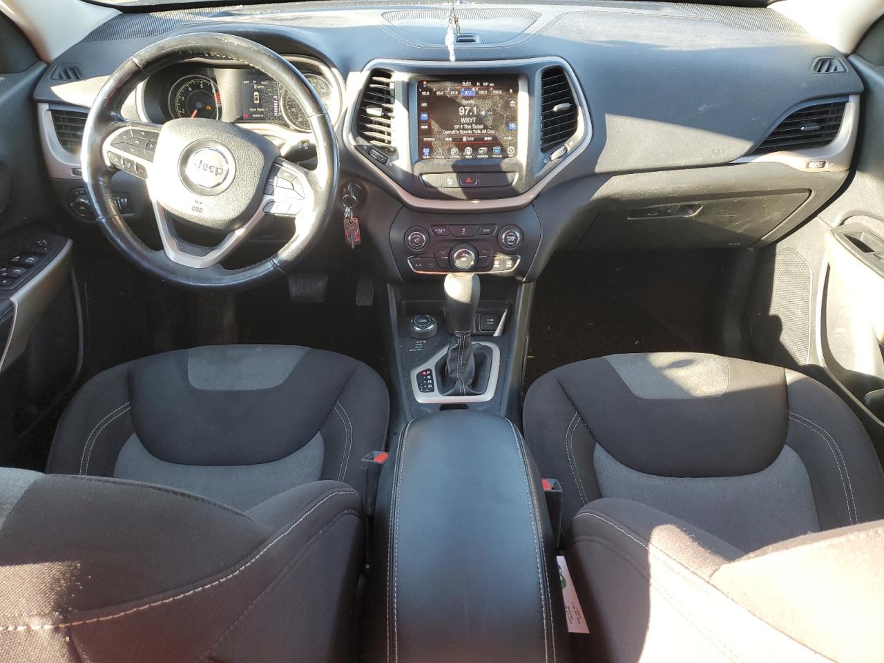 2018 Jeep Cherokee Latitude VIN: 1C4PJMCB6JD598928 Lot: 89634325