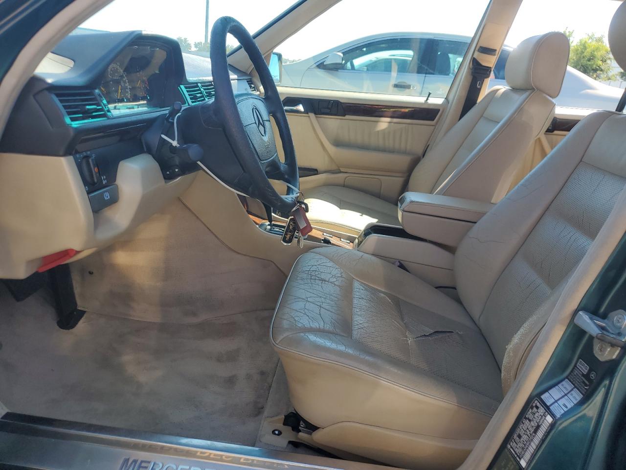 1995 Mercedes-Benz E 420 Base VIN: WDBEA34E8SC270216 Lot: 82418715