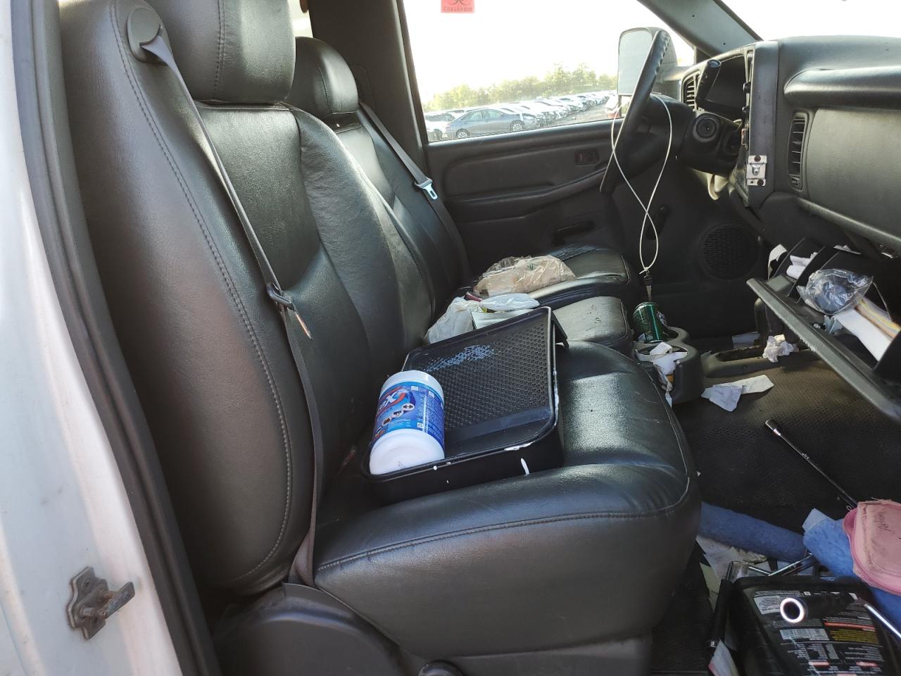 2005 GMC Sierra K2500 Heavy Duty VIN: 1GTHK24235E252534 Lot: 84815325