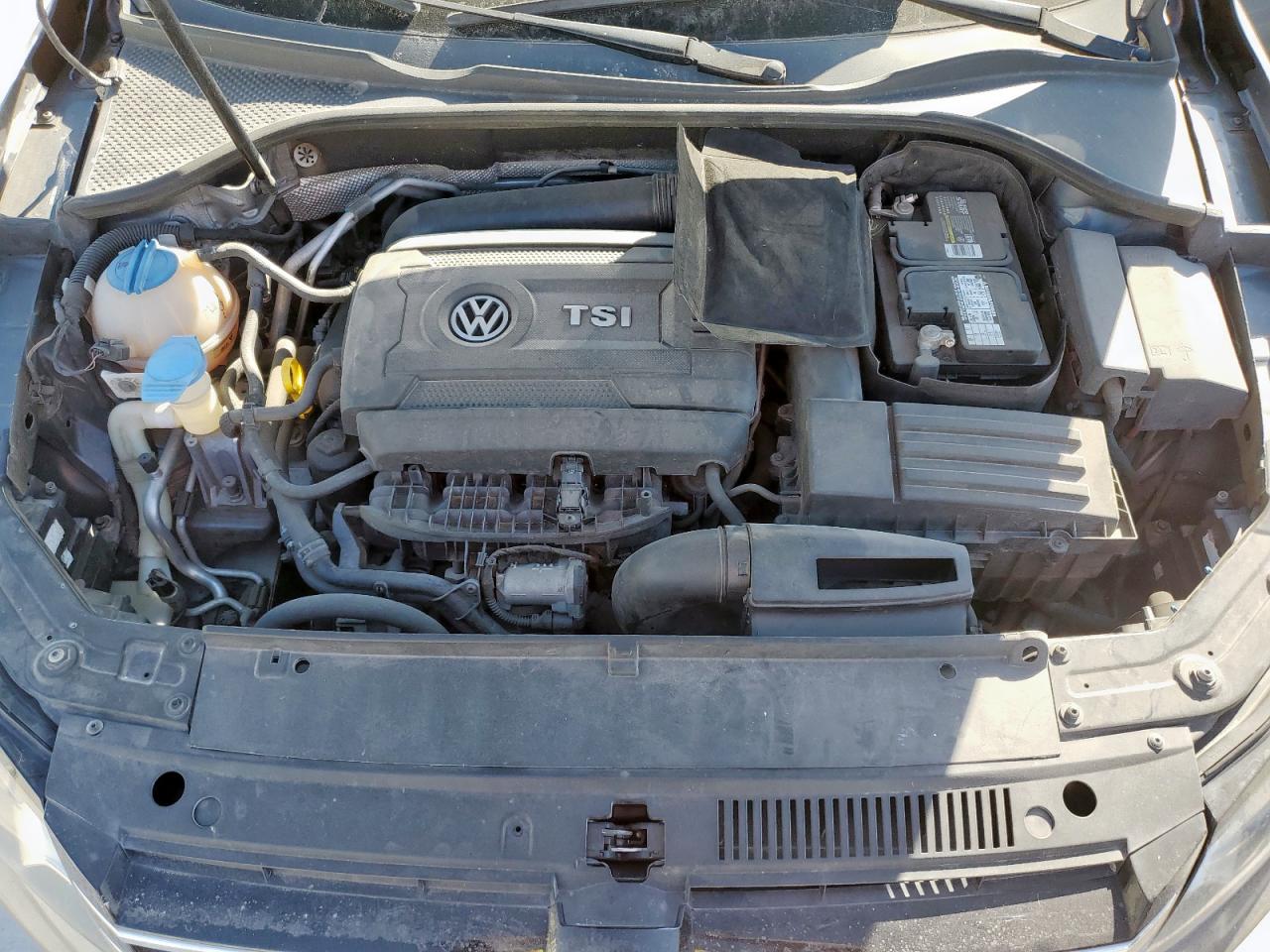 2014 Volkswagen Passat S VIN: 1VWAS7A31EC028215 Lot: 82453985