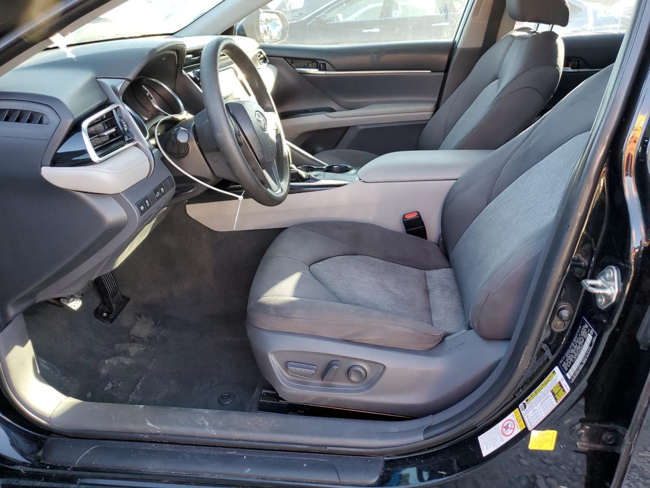 2018 Toyota Camry L VIN: 4T1B11HK2JU519784 Lot: 86335825