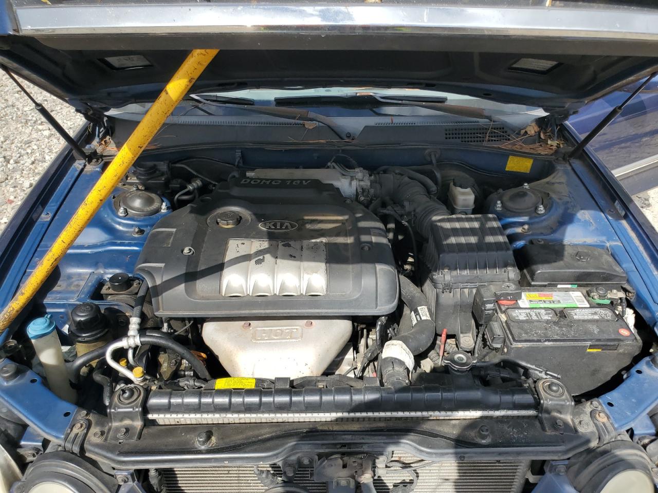 2004 Kia Optima Lx VIN: KNAGD126845305648 Lot: 84982295