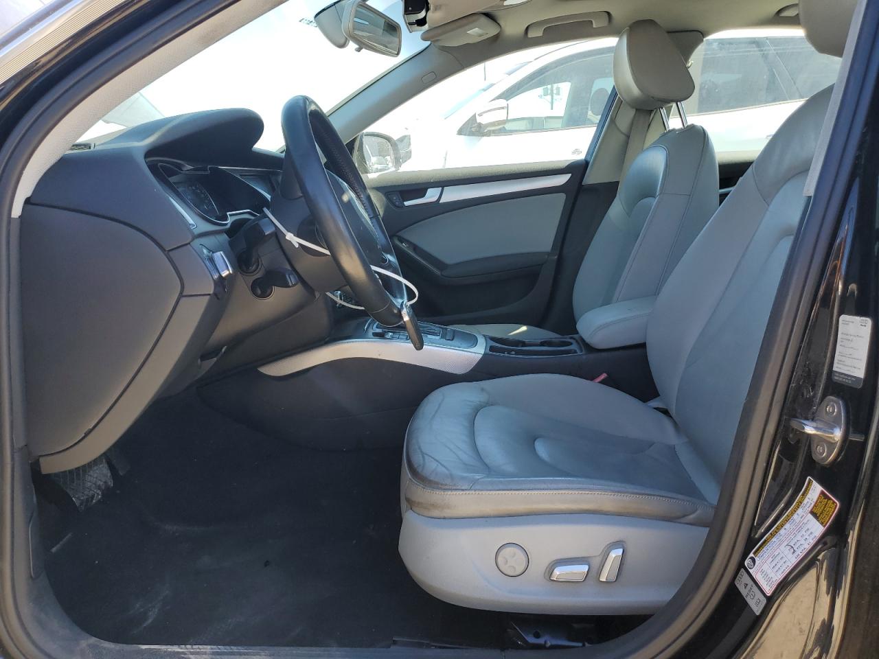 2015 Audi A4 Premium VIN: WAUAFBFLXFN015615 Lot: 91100855