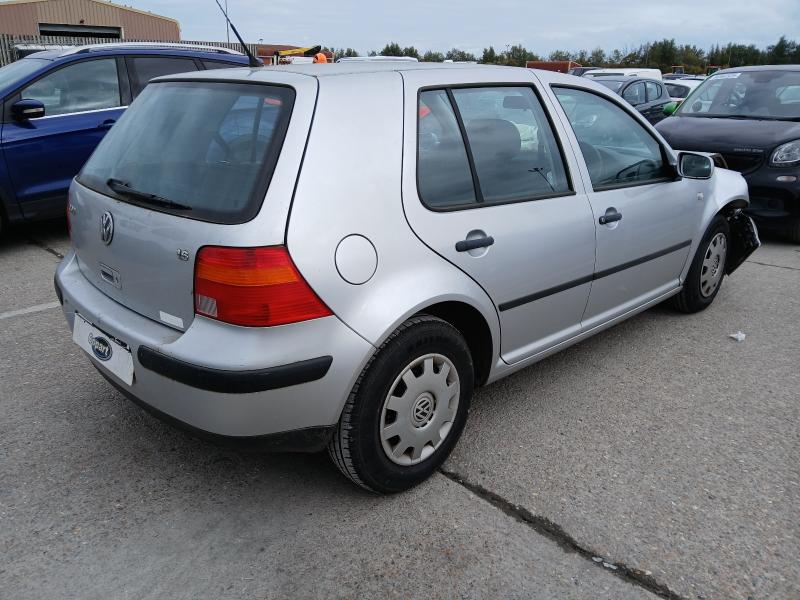 2002 VOLKSWAGEN GOLF 1.6 16V S 5DR