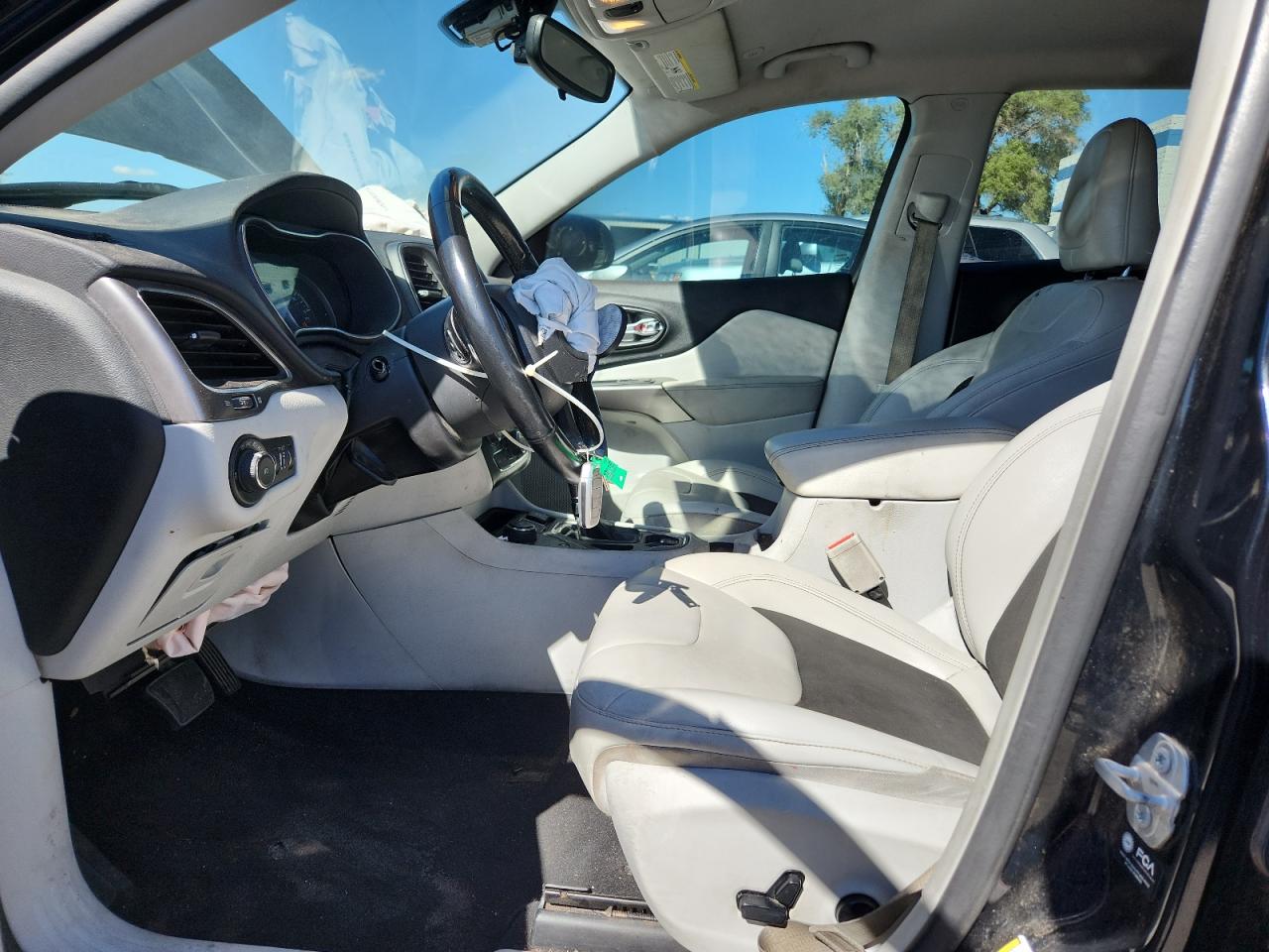 2021 Jeep Cherokee Latitude Plus VIN: 1C4PJMLB8MD118408 Lot: 84070055