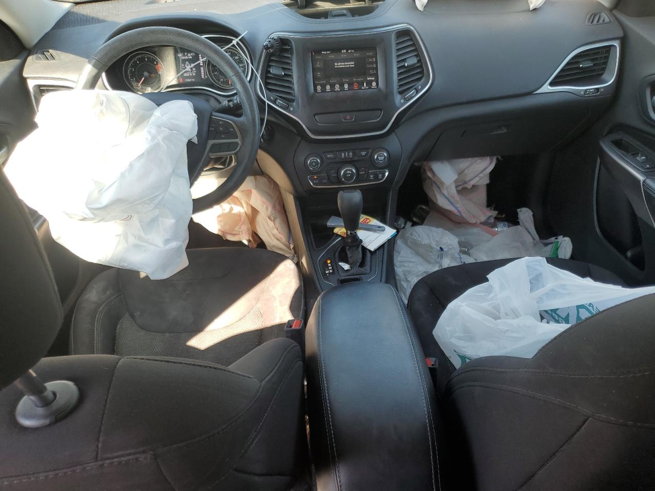 2019 Jeep Cherokee Latitude VIN: 1C4PJLCB5KD340346 Lot: 86436395