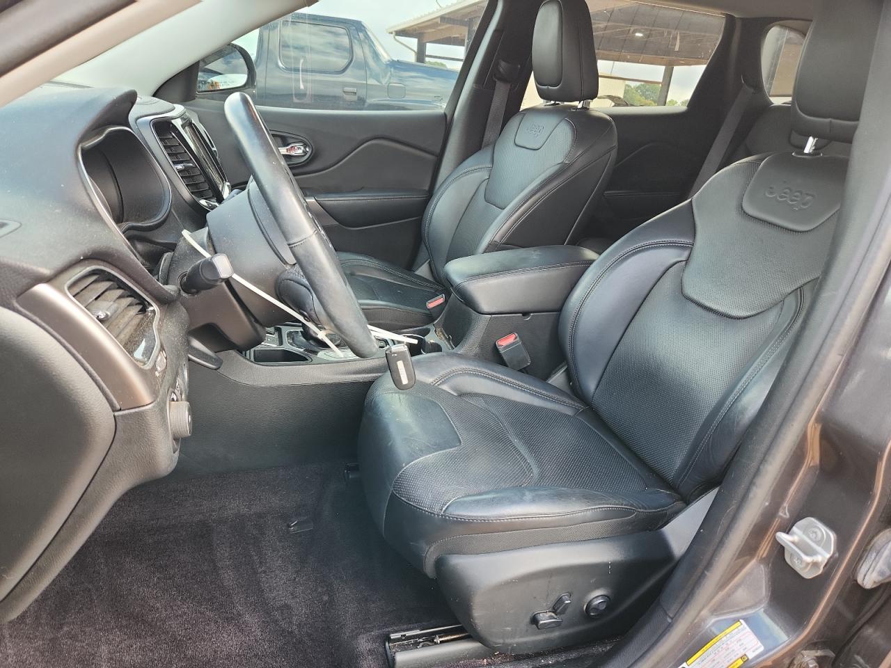 2019 Jeep Cherokee Limited VIN: 1C4PJLDBXKD185243 Lot: 85308125