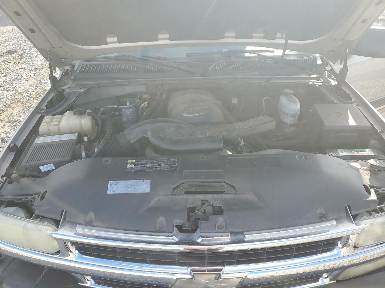 2004 Chevrolet Tahoe C1500 VIN: 1GNEC13ZX4J260975 Lot: 90933835