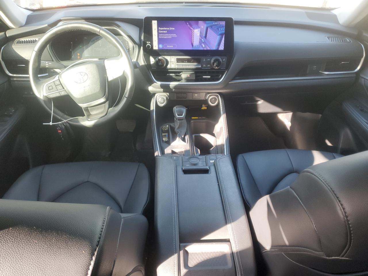 2024 Toyota Grand Highlander Xle VIN: 5TDAAAB57RS010860 Lot: 86142475