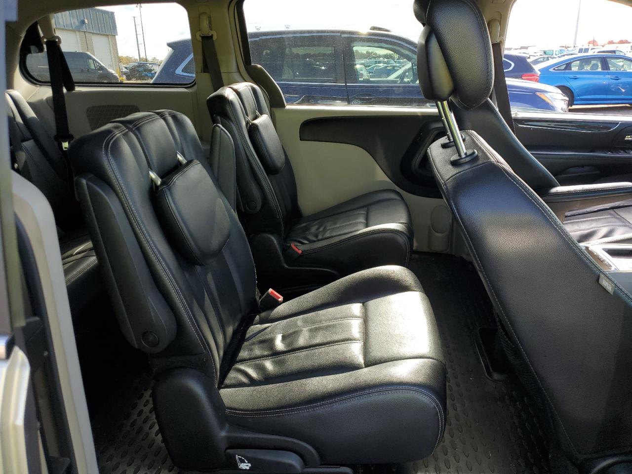 2015 Chrysler Town & Country Touring VIN: 2C4RC1BG1FR626394 Lot: 90519015