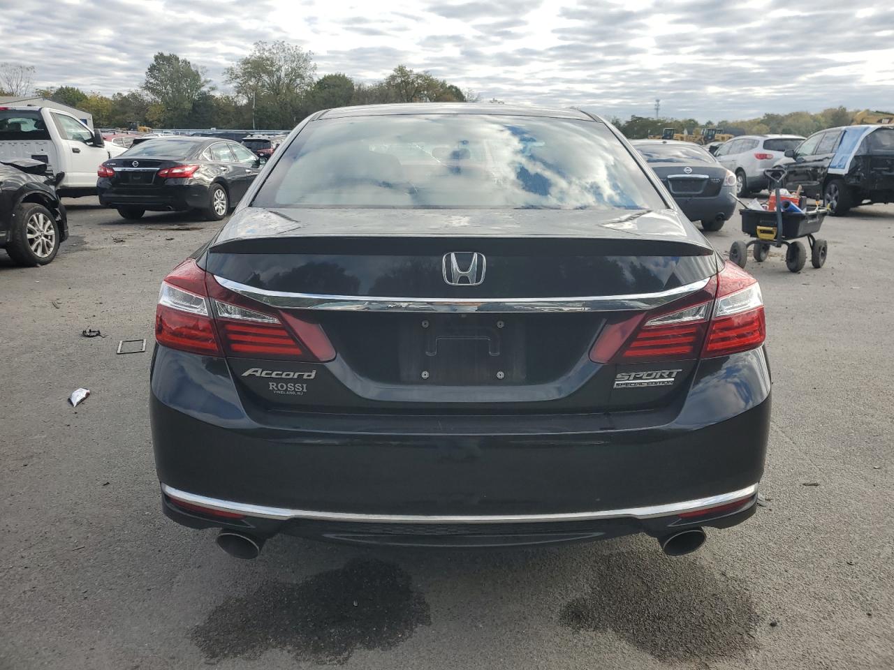 2017 Honda Accord Sport Special Edition VIN: 1HGCR2F19HA265084 Lot: 85728735