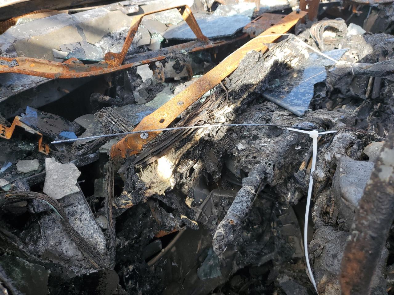 2005 Cadillac Escalade Luxury VIN: 1GYEK63N05R232900 Lot: 70691685