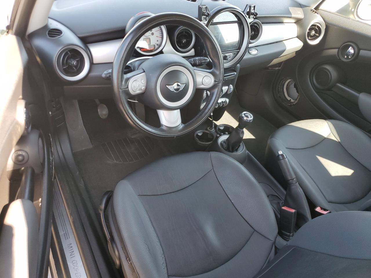 2010 Mini Cooper VIN: WMWMF3C54ATU77861 Lot: 84931205