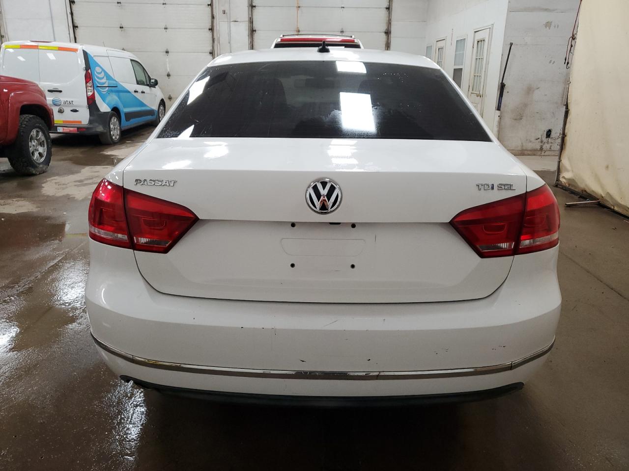 2015 Volkswagen Passat Sel VIN: 1VWCV7A37FC045697 Lot: 84930085