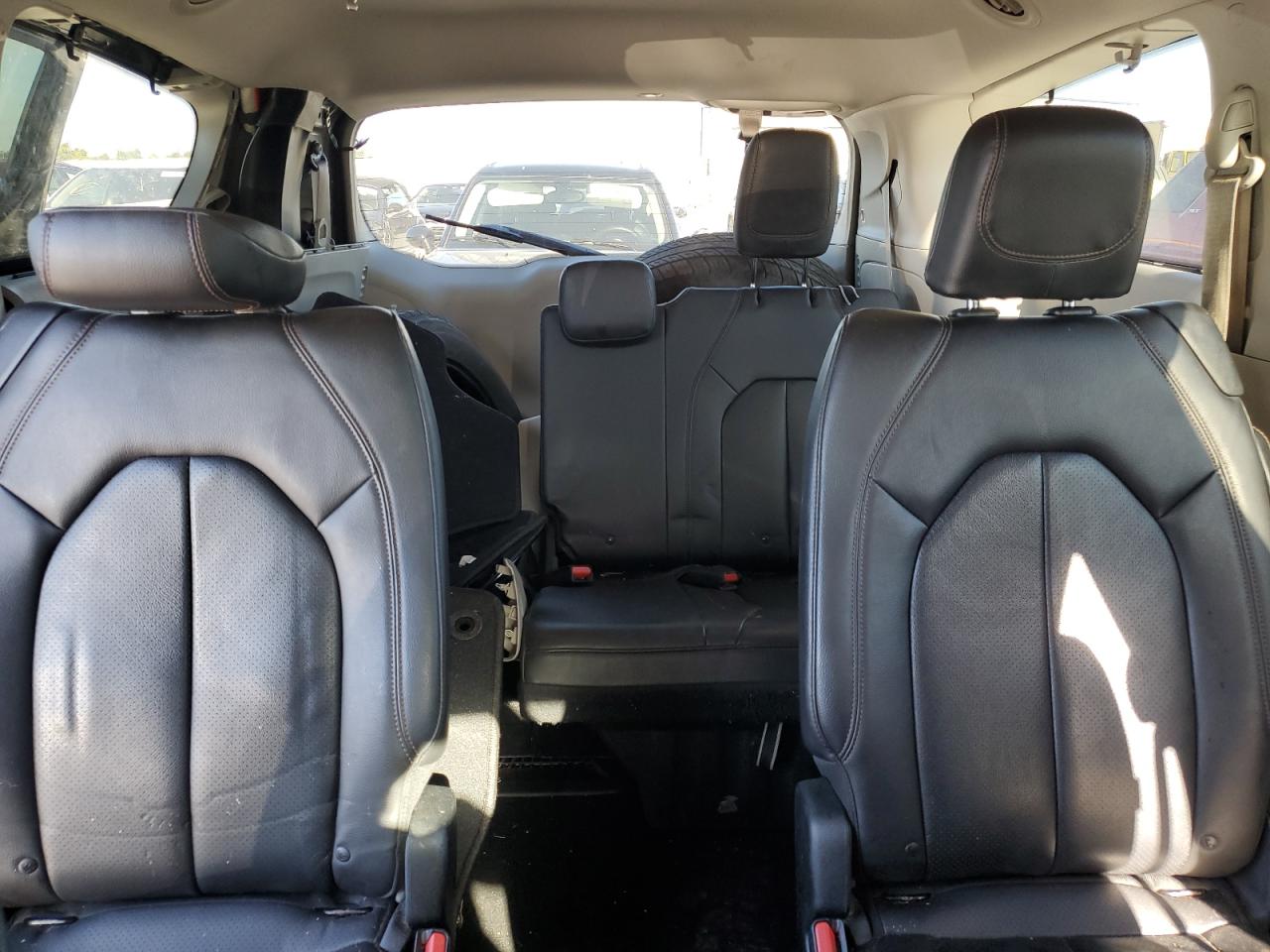 2018 Chrysler Pacifica Touring L VIN: 2C4RC1BG8JR260622 Lot: 82004345