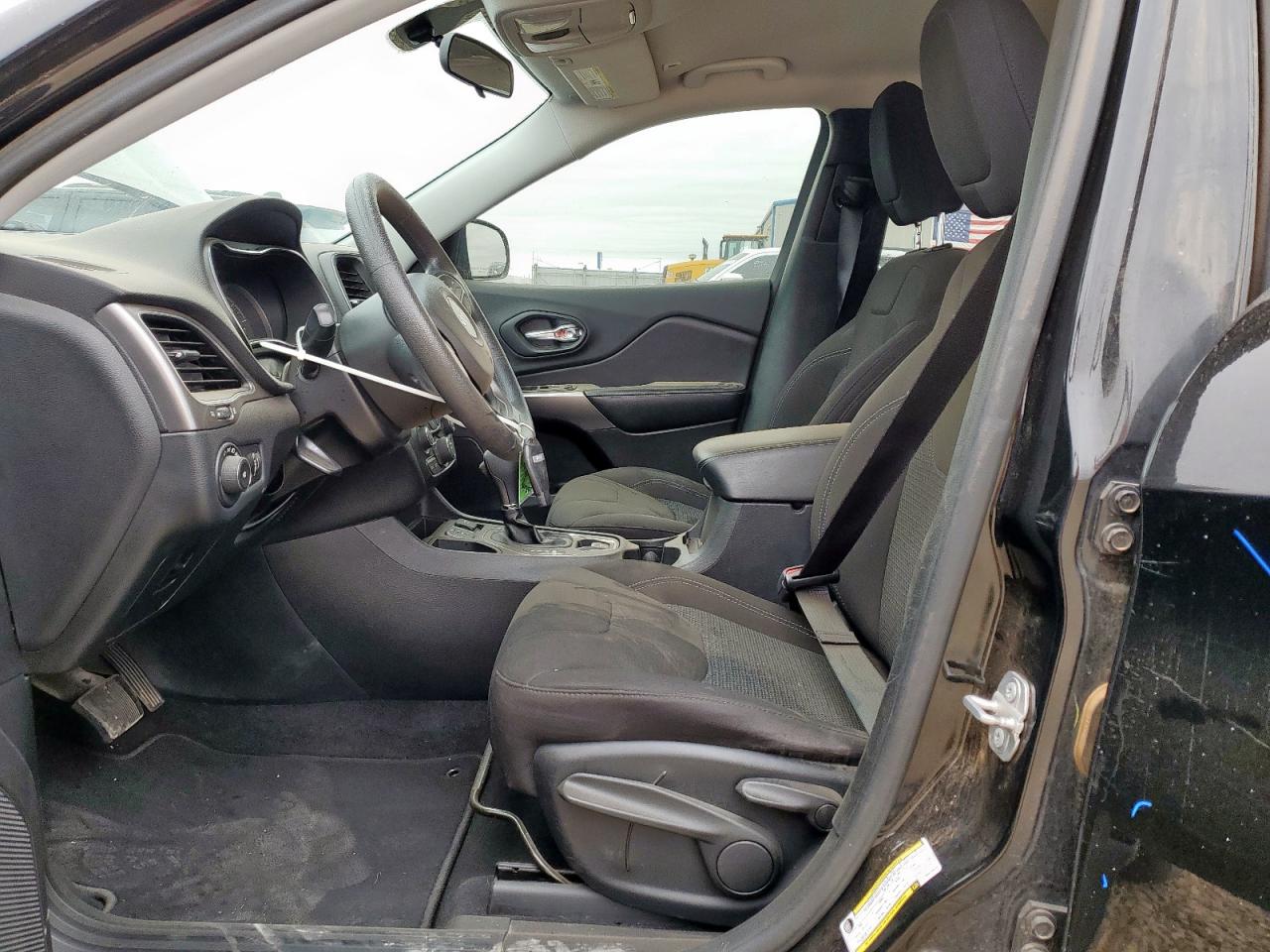 2019 Jeep Cherokee Latitude VIN: 1C4PJLCB4KD428529 Lot: 85945385