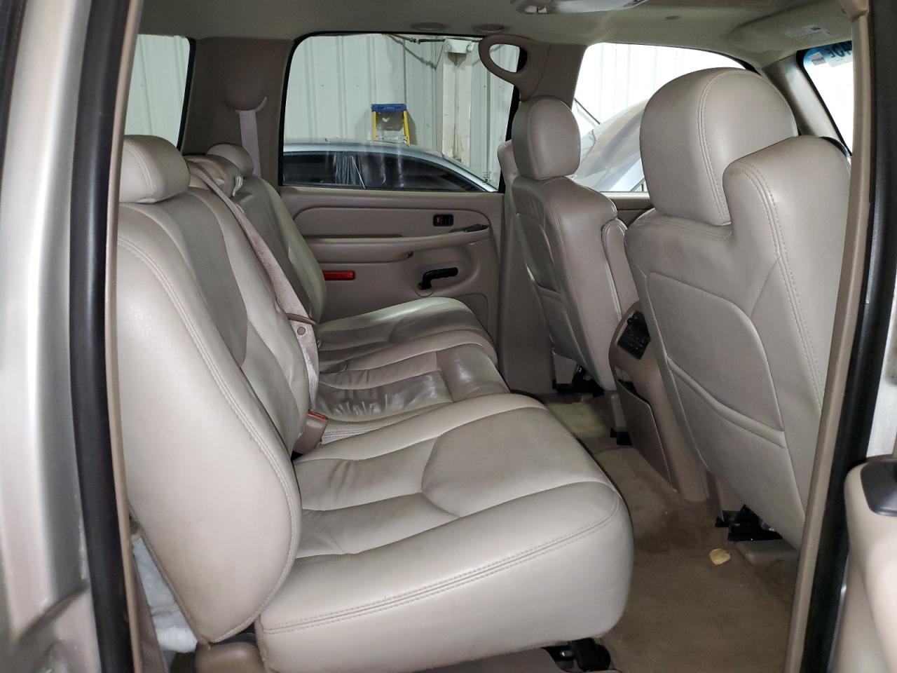 2005 Chevrolet Suburban K1500 VIN: 1GNFK16Z35J244122 Lot: 85821045