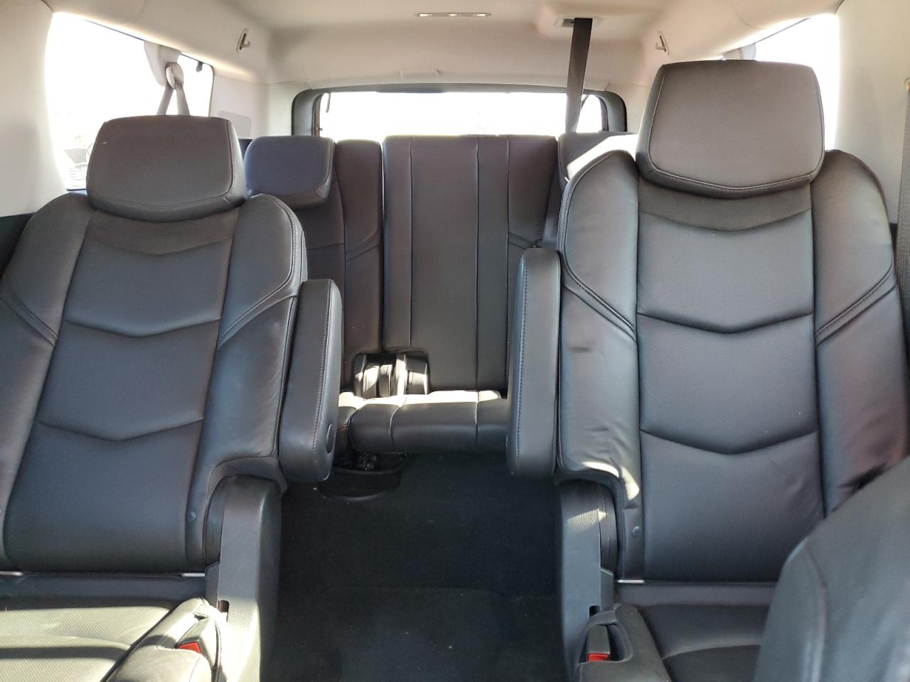 2018 Cadillac Escalade Esv Luxury VIN: 1GYS4HKJ7JR174138 Lot: 90121405