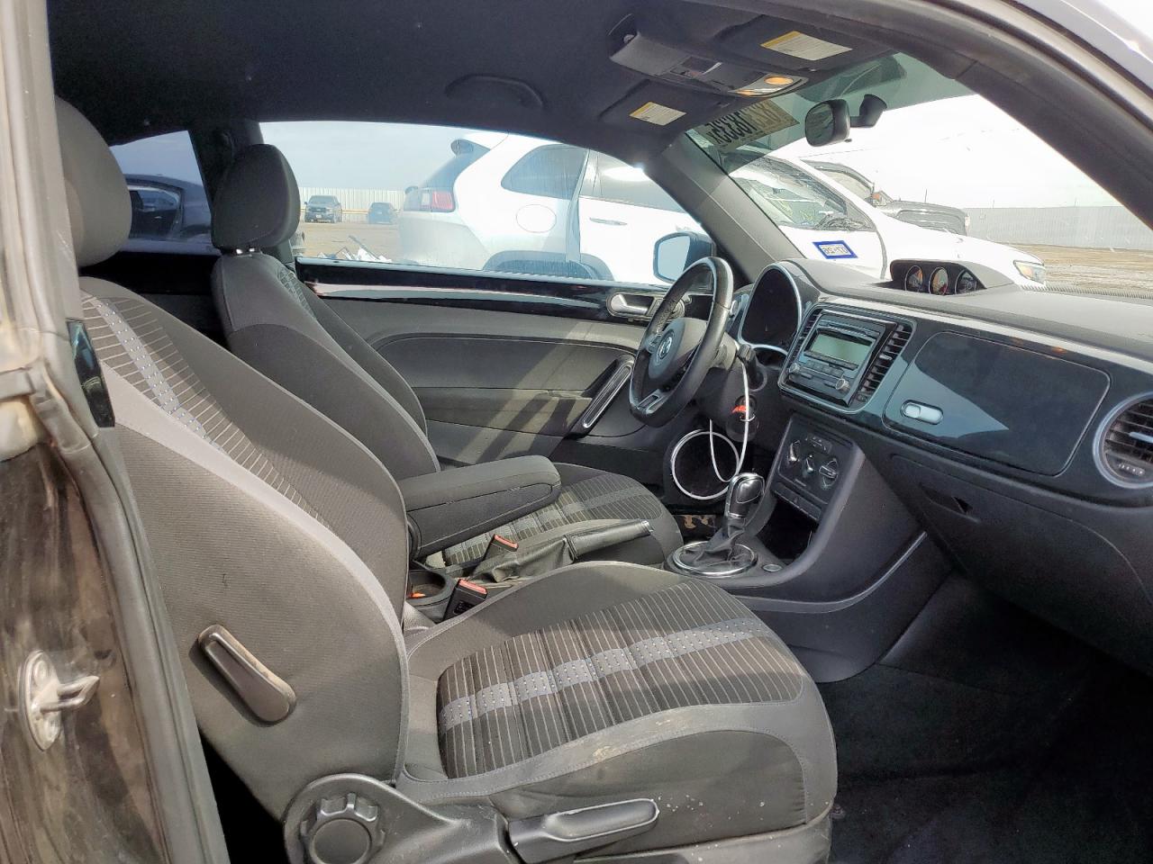 2014 Volkswagen Beetle Turbo VIN: 3VWVS7AT2EM615023 Lot: 82318335