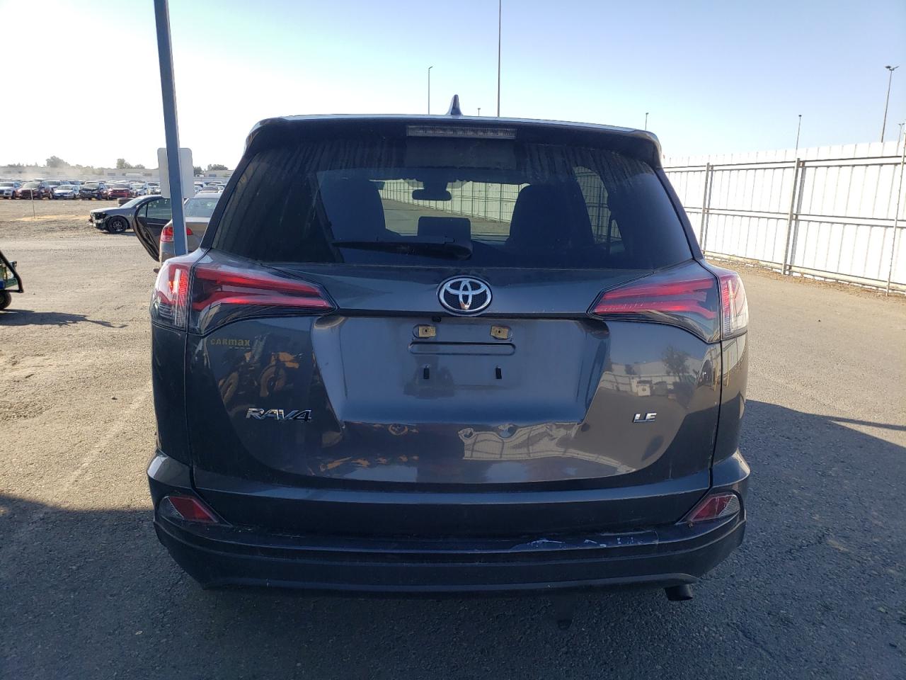 2018 Toyota Rav4 Le VIN: JTMZFREV0JJ747902 Lot: 82330835