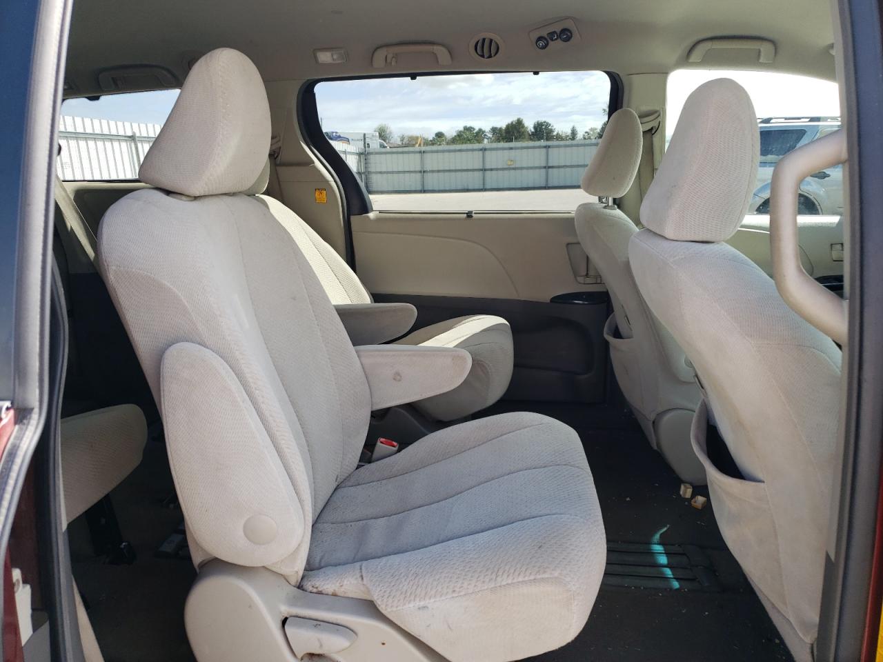 2011 Toyota Sienna Le VIN: 5TDKK3DC8BS118287 Lot: 85338715