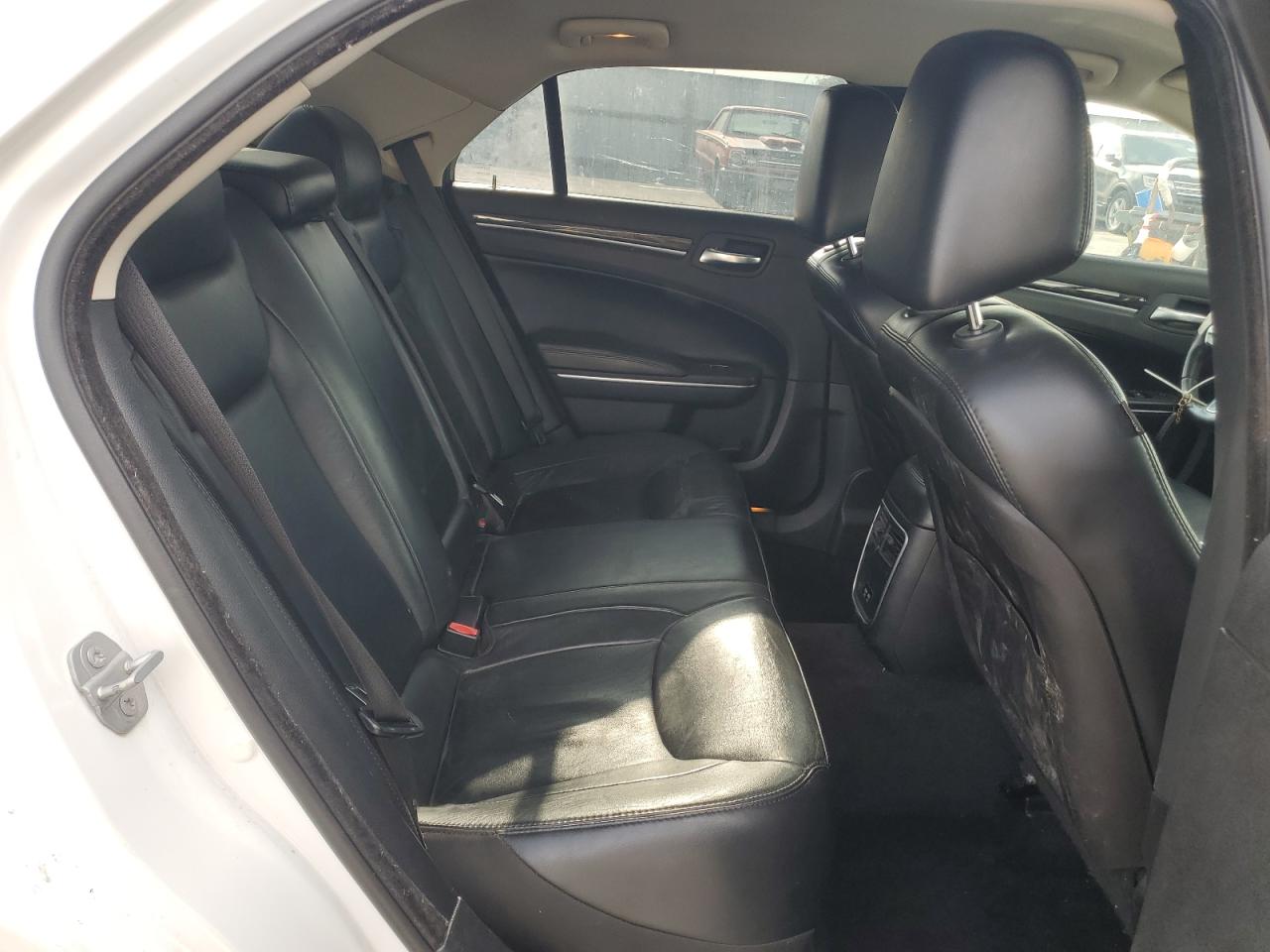 2015 Chrysler 300 Limited VIN: 2C3CCAAG8FH859223 Lot: 82717515