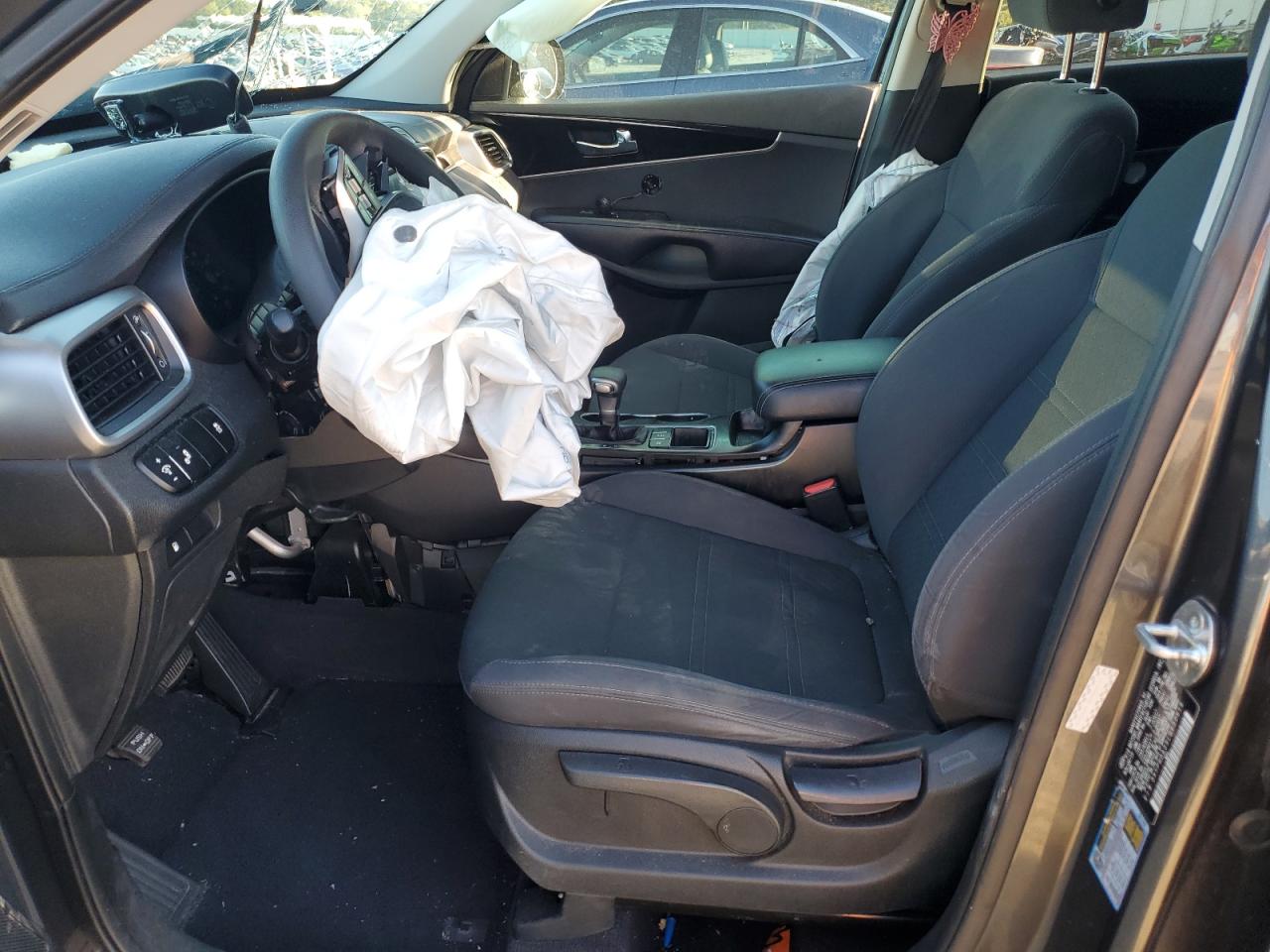 2020 Kia Sorento L VIN: 5XYPGDA39LG650616 Lot: 85760495