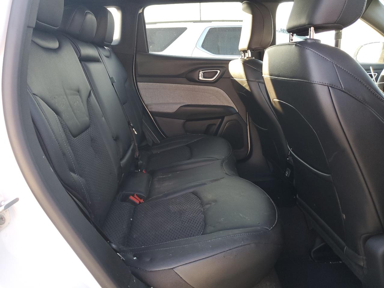 2025 Jeep Compass Latitude VIN: 3C4NJDBN1ST551384 Lot: 90678465