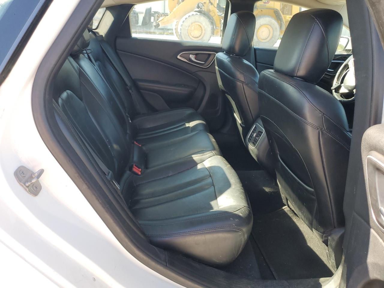 2015 Chrysler 200 C VIN: 1C3CCCCG0FN519967 Lot: 82644185