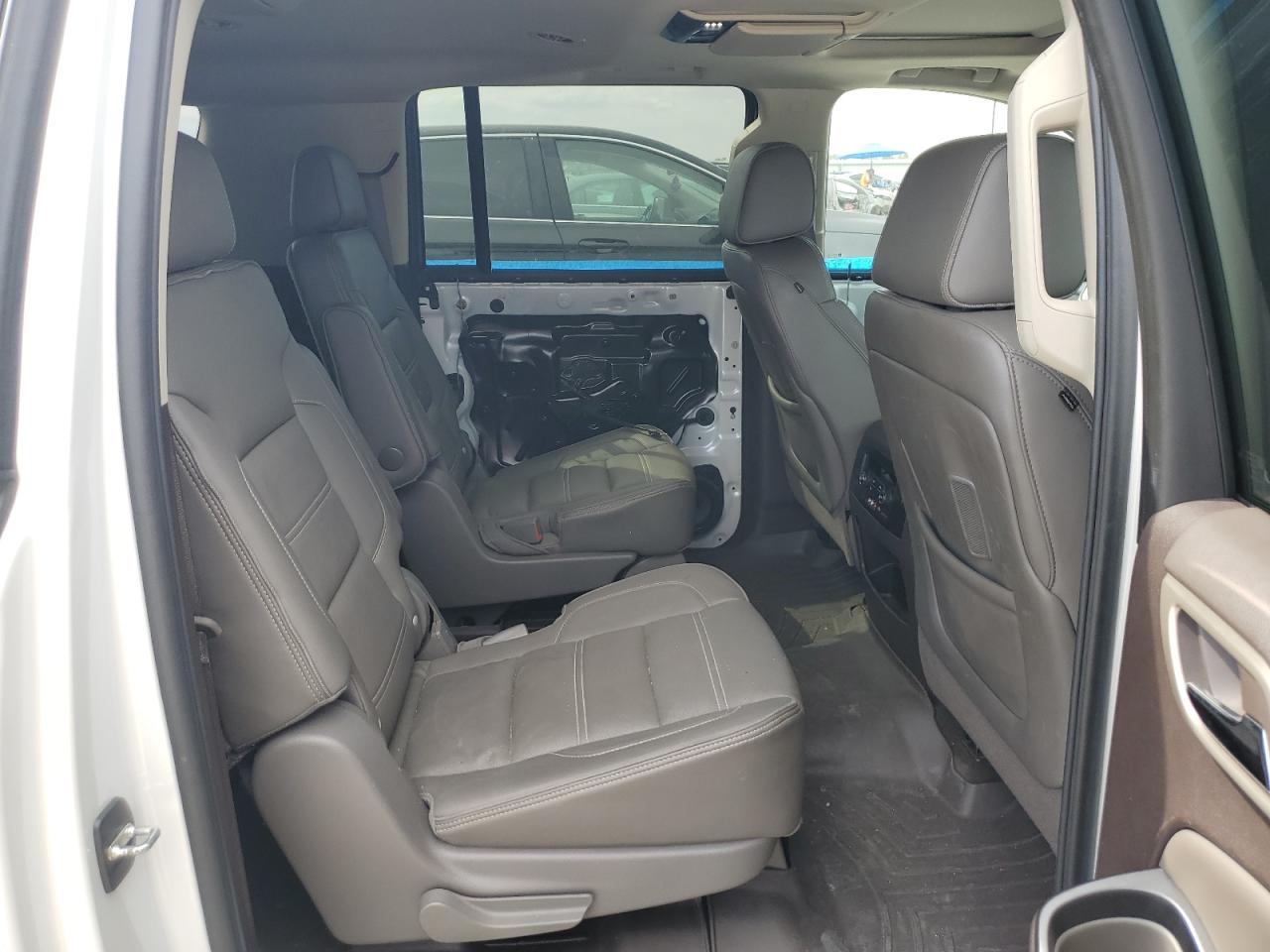 2016 GMC Yukon Xl Denali VIN: 1GKS1HKJ3GR334494 Lot: 82461825