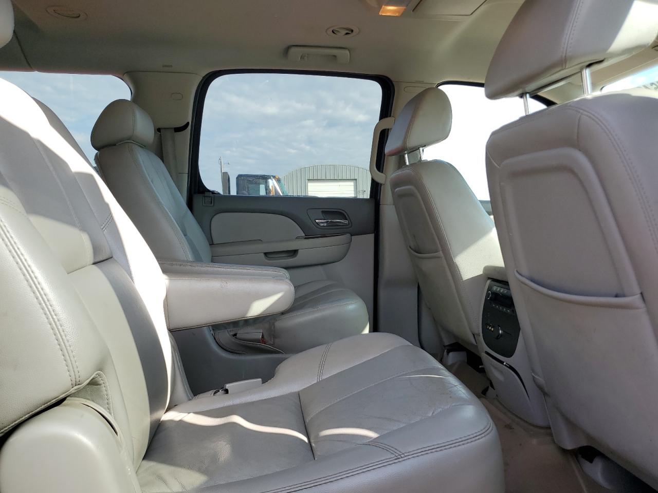 2007 Chevrolet Suburban K1500 VIN: 1GNFK16367J309320 Lot: 85642135