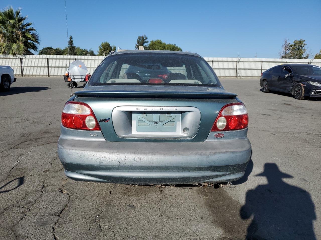 2000 Kia Sephia Base VIN: KNAFB1213Y5851737 Lot: 82178085